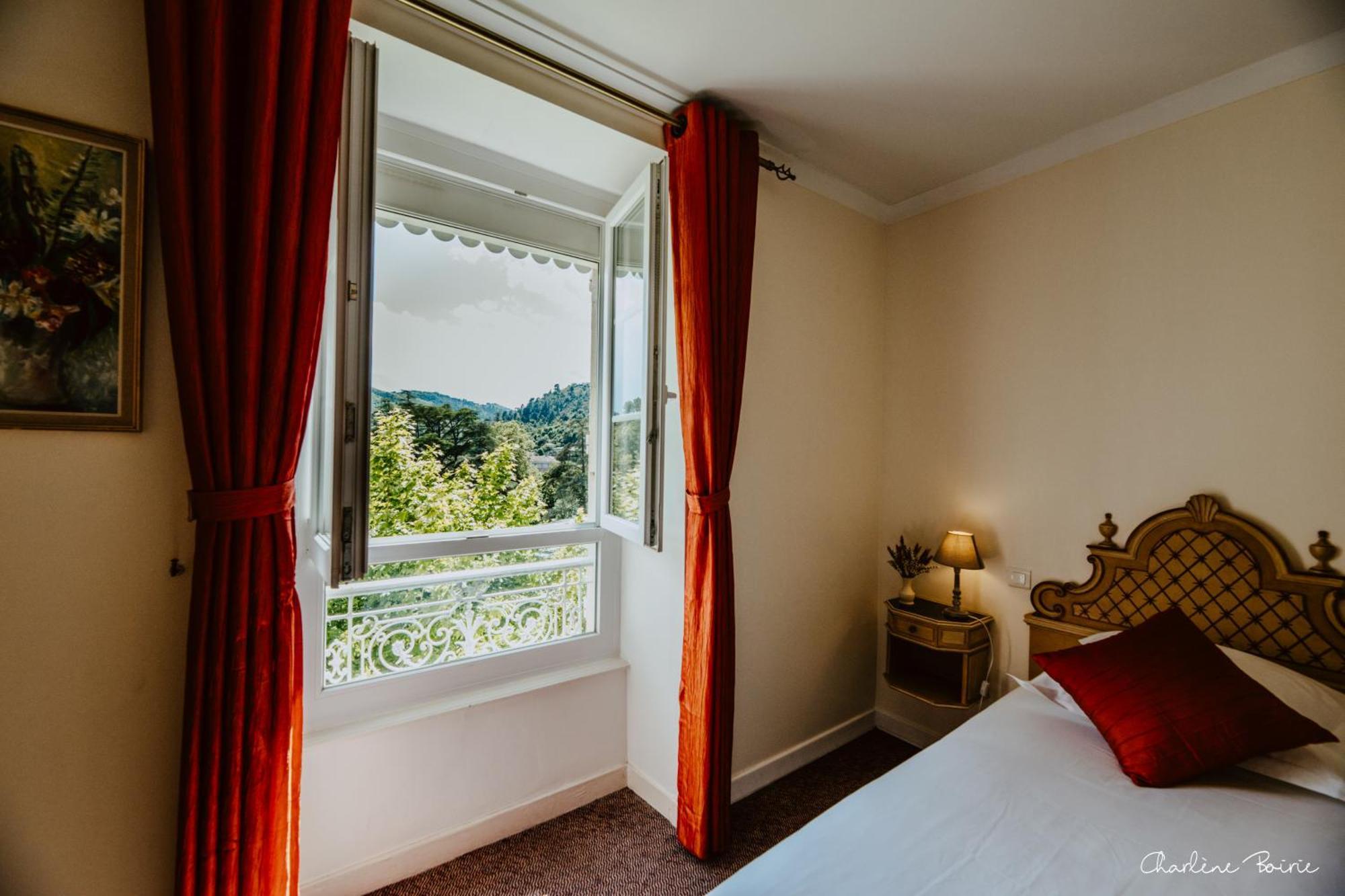 Grand Hotel Des Bains Vals-les-Bains Exterior photo